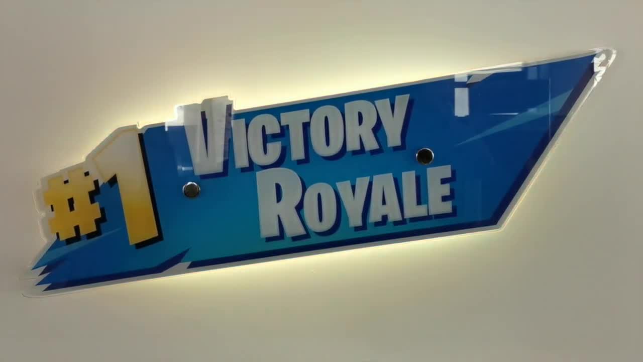 Illuminated Led Victory Royale Gamers Wall Sign Etsy